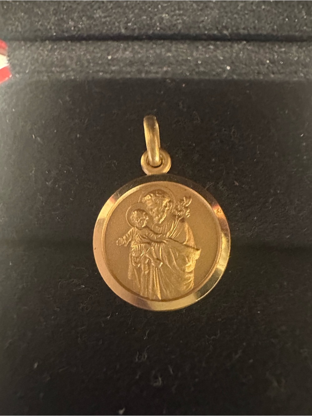 14K Gold Virgin and Child Medallion Pendant - Classic Religious Charm